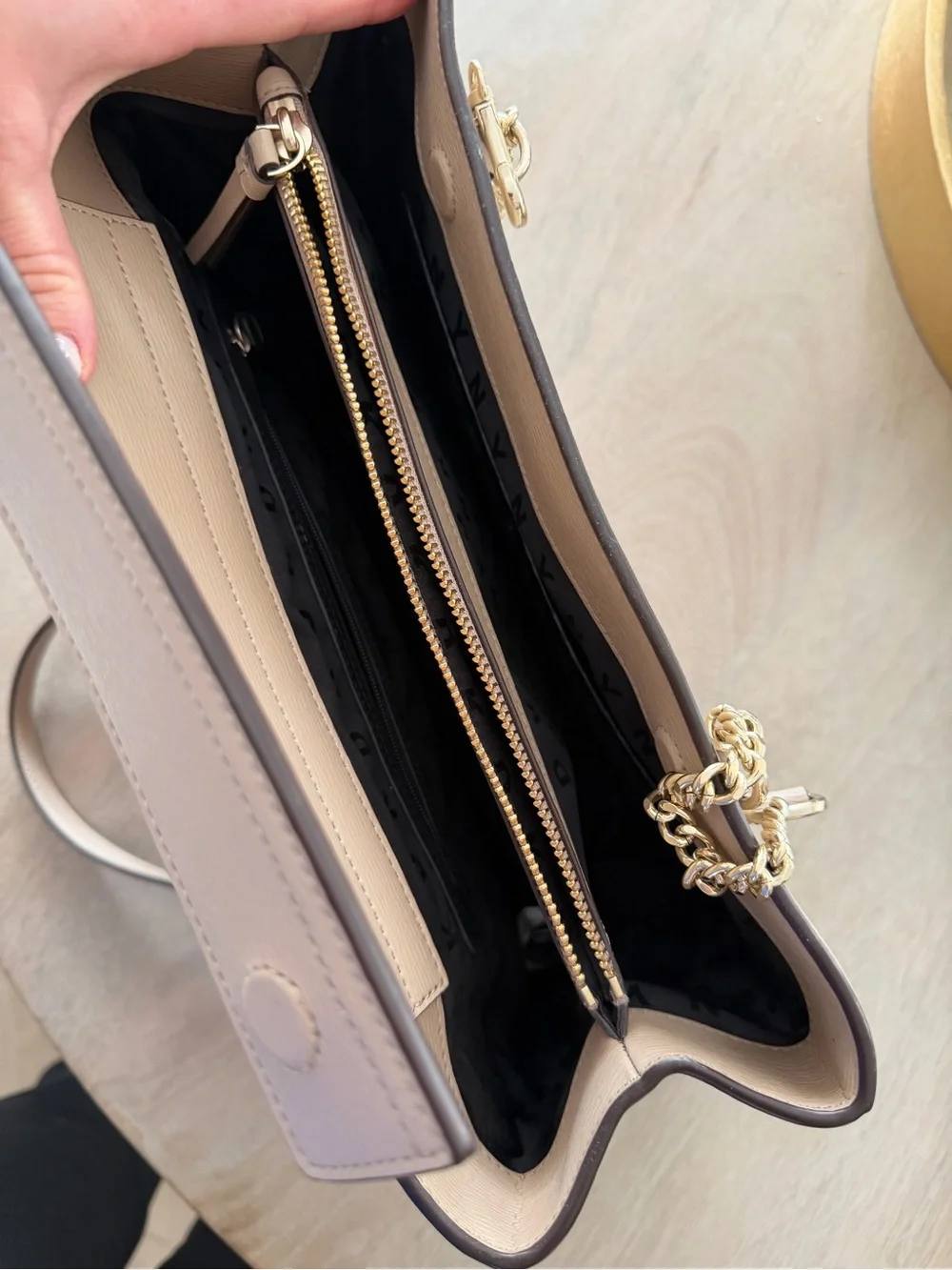Dkny sophisticated tote